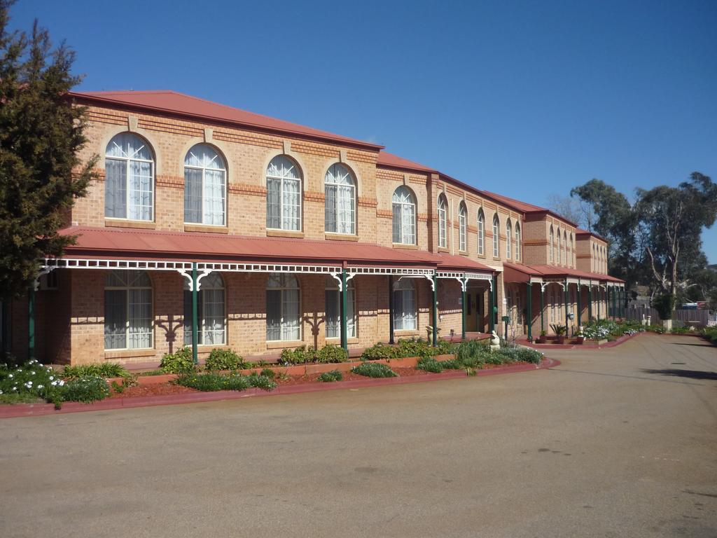 Heritage Motor Inn Гоулбёрн Экстерьер фото