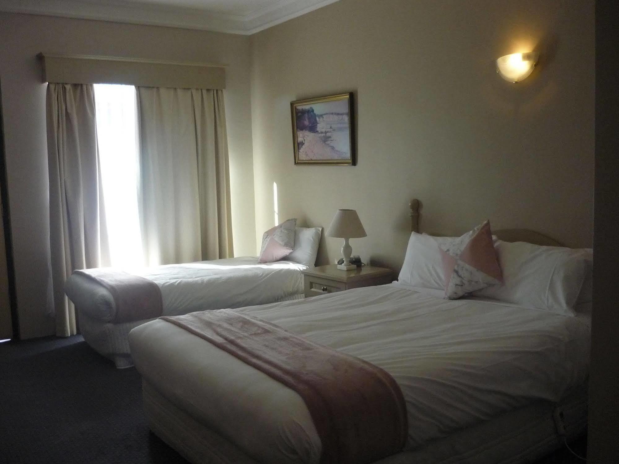 Heritage Motor Inn Гоулбёрн Экстерьер фото